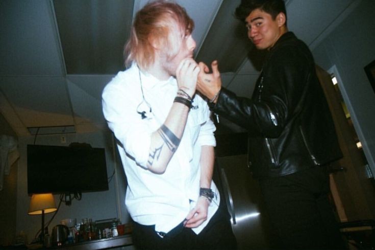 rayray is a ✮ ⋆˙ tweet media