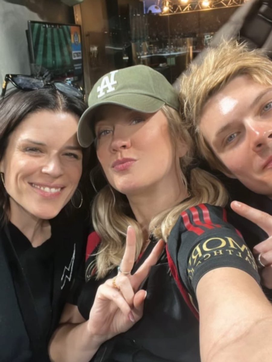 hello_sidney's tweet image. 🔪 Spotted in Pine Grove… wait, Atlanta! 🎭👀

Neve Campbell, Anna Camp, and Sam Rechner together. Via @therealannacamp 

🩸 #Scream7 #NeveCampbell #AnnaCamp #SamRechner #Ghostface #HelloSidney