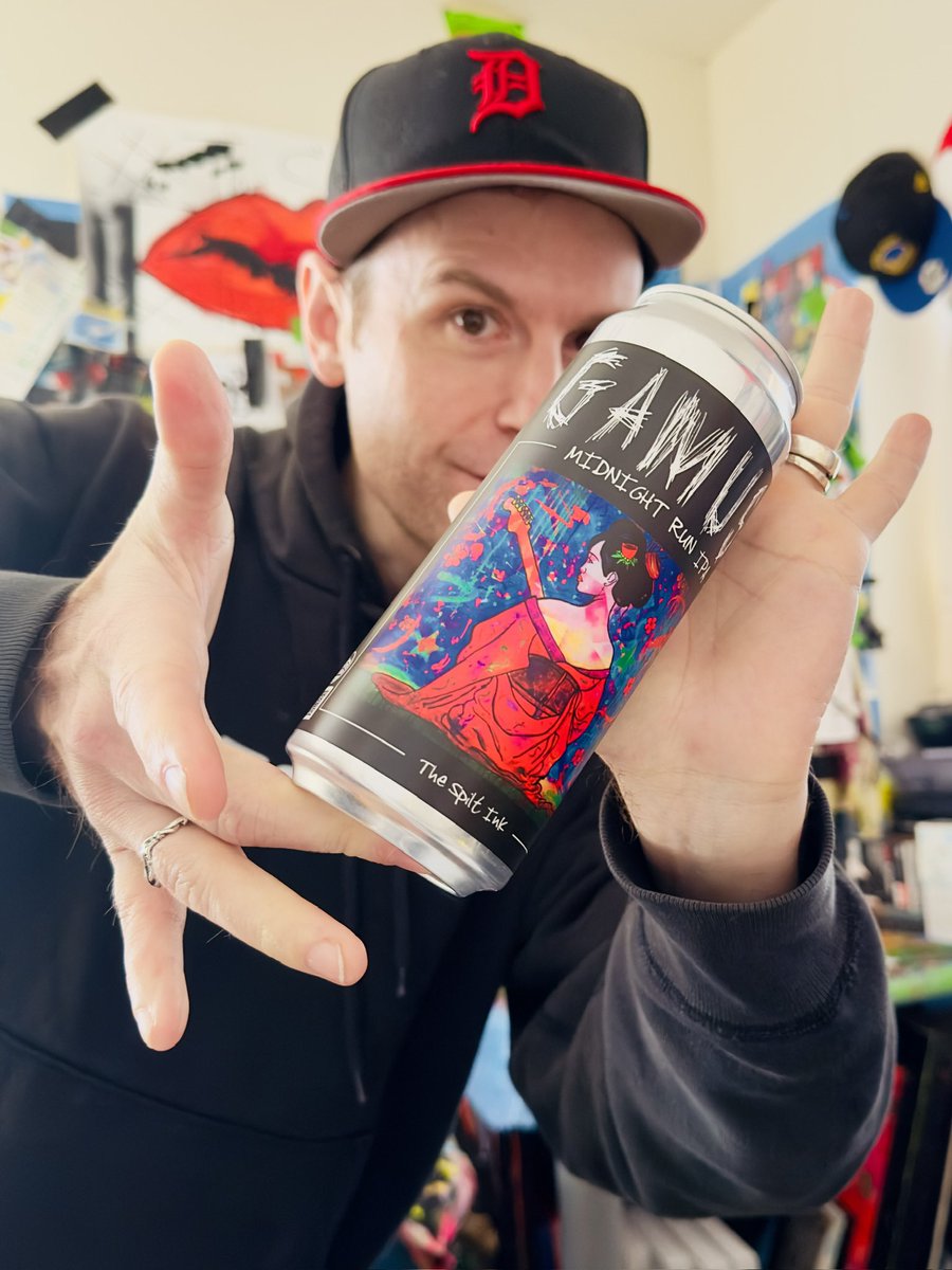 thespiltink's tweet photo. My painting, Midnight Run, was used for the label of GAMUSO’s very first original beer titled, Midnight Run IPA.
Kompai!
#thespiltink #spiltink #beer #beers #ipa #ipabeer #beerart #beerdesign #beercanart #beerlovers #art #painter #paintings #paint #beerpong https://t.co/hJAlrPIy5M