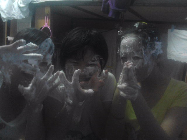 CHN_WAM's tweet photo. パイ投げ 顔面パイ 顔面クリーム pie face #パイ投げ #顔面パイ #顔面生クリーム #pieface https://t.co/GnSwiaVLnh