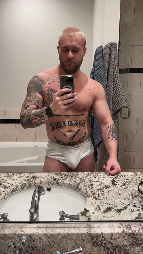 Sadboi Beefcake (@_bigblond) on Twitter photo 