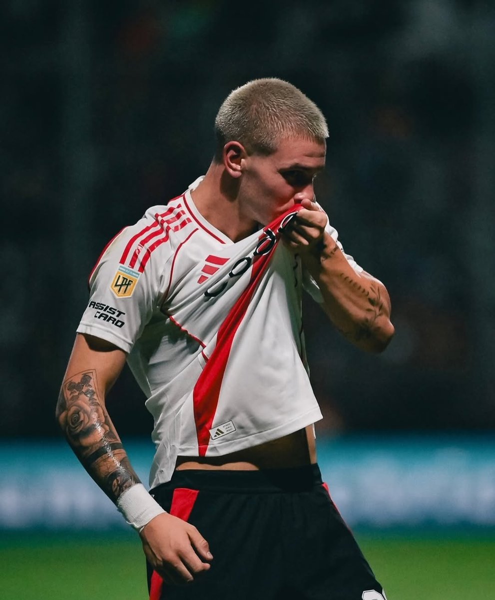 inforeald's tweet photo. LOS PIBES DE RIVER, SIEMPRE🤍❤️ https://t.co/JhjhxTgDr7
