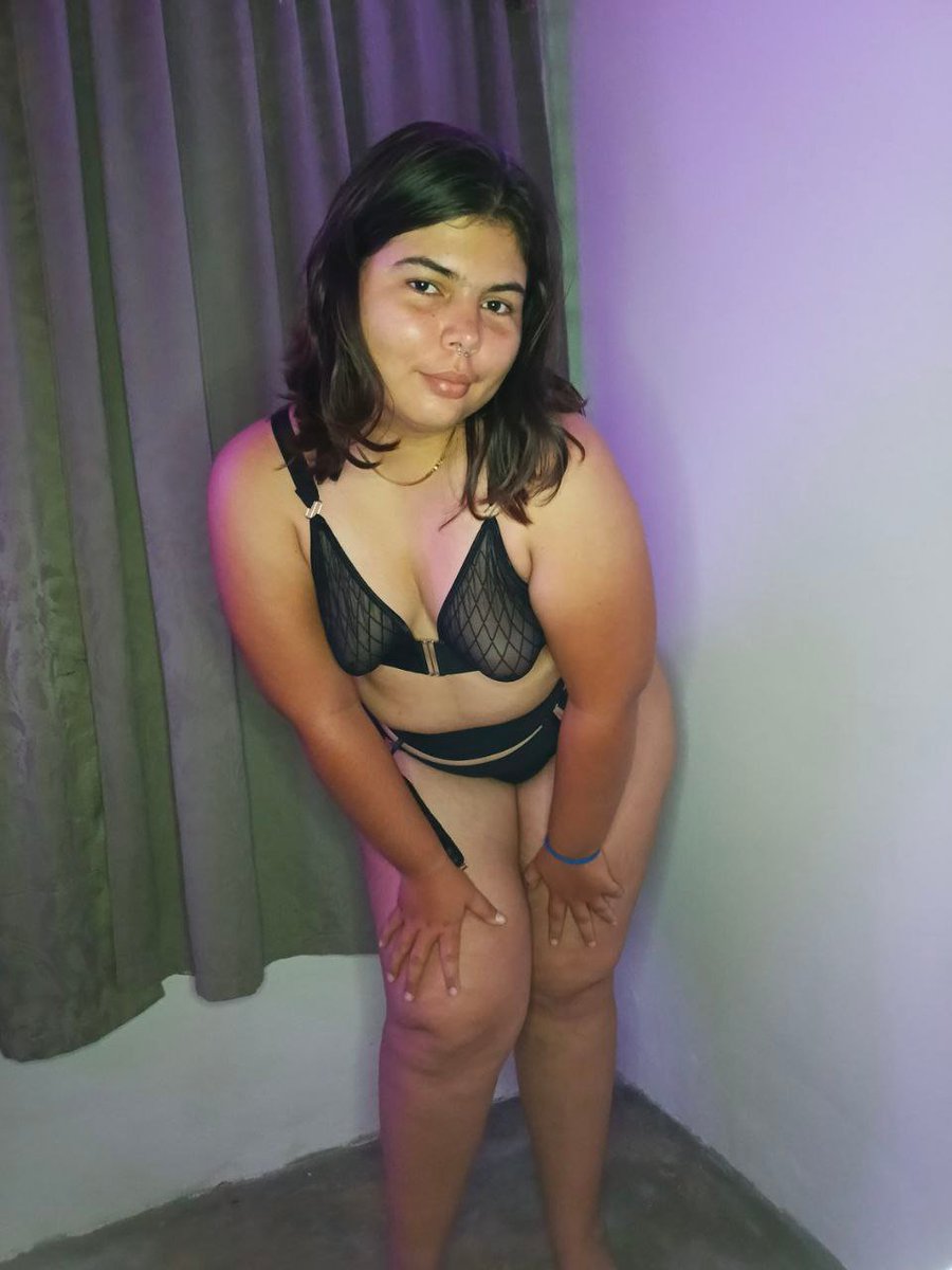 VioletV18400's tweet photo. Have you ever imagined taking hips like these?

#freeonlyfans #USA https://t.co/W2YTKLZWxg