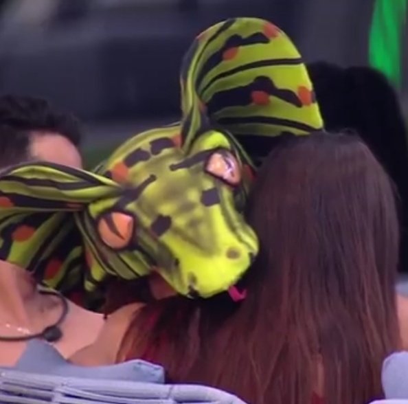 lalaznto's tweet photo. essa foto nunca foi tão real
(vitoria e tamiris)
#BBB25 https://t.co/lGArq9JMOM