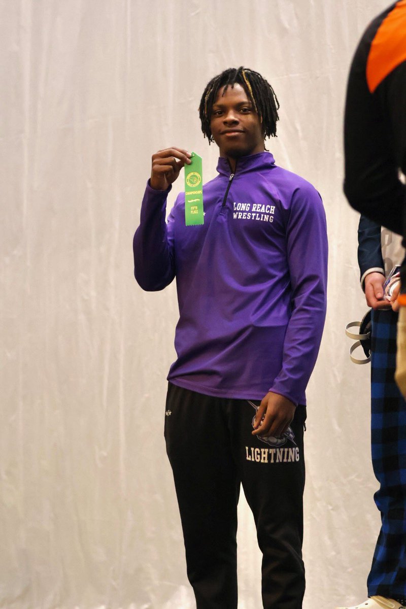 Congratulations👏👏👏to  our wrestlers who placed at the 2025 HoCo Wrestling championships. On the varsity side:  Champion at 113 Dominic Esposito (Fr.)🏆; 4th place Ju-Hwan (Jr.) @ 126; 5th place Phil Spencer (Sr.) @ 157 &amp; Dylon Clarke (Sr.) @ 190 Kudos to JV who did their best!