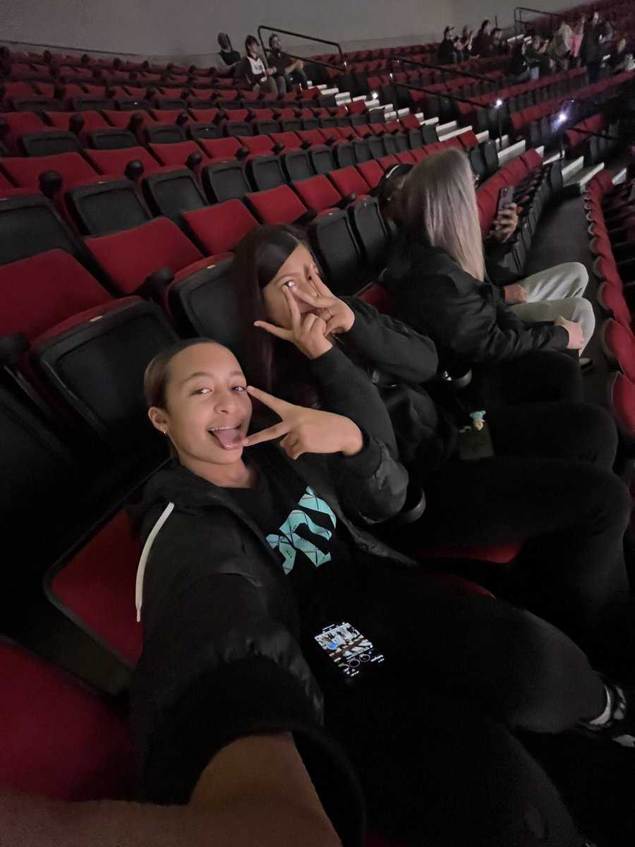 RaechellChapman's tweet image. Blazers vs. Hornets #ripcity