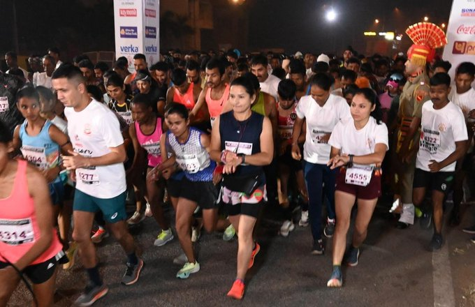 NamankumarNd's tweet photo. A moment of pride! 🏆 The marathon brings together people from all walks of life, running for a healthier, stronger India. Bordermen Marathon 2025 rocks! #BSFMarathon #HandInHandWithBorderPopulation #FitIndia #AttariAwaits #AmritsarMarathon https://t.co/jVfM2h2fkV