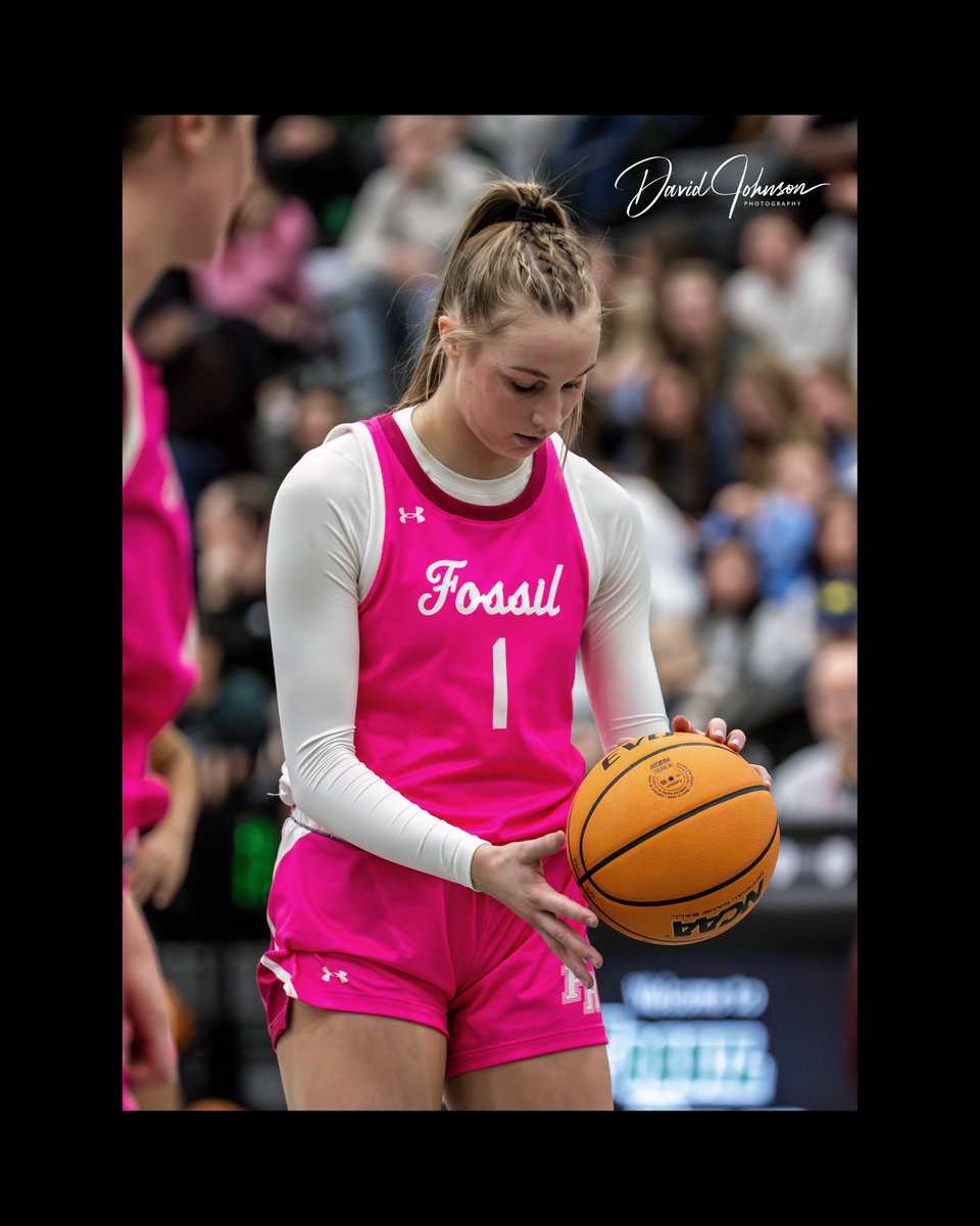 DavidJohnsonPh2's tweet photo. Rocky Mountain High girls basketball faced cross town rival Fossil Ridge High during Thursday nights game. 

#sports #basketball #photographer #photography @PSD_ATHLETICS @fossilridge_Ath @LoBo_Athletics https://t.co/wT8wt3qqZJ