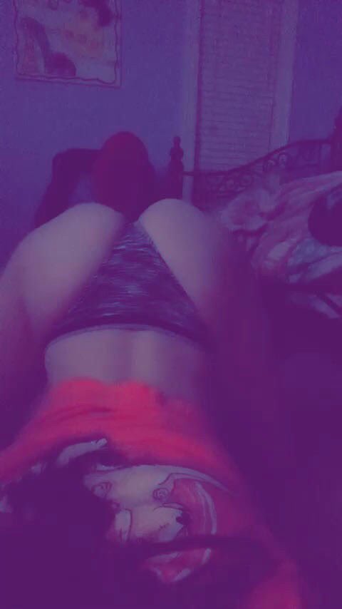 ExclusiveLeaked's tweet photo. Add my snap 😘 https://t.co/jNmuINDR2J https://t.co/hXYJYEWr9L