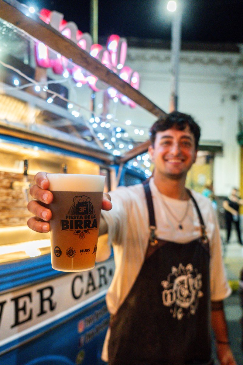 Municipalidad3F's tweet image. 🍻🎸 Con mucha alegría y la mejor compañía disfrutamos el primer día de una nueva edición de la Fiesta de la Birra en #3F.

Te esperamos este domingo 23, de 12 a 23 h, en la Plaza Moreno (Av. América y Ameghino, #SaenzPeña) para cerrar el finde con las mejores birras artesanales.