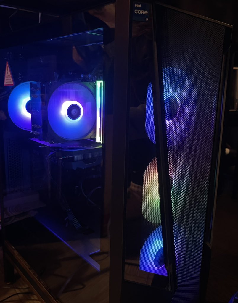 sxvsyd's tweet photo. $1k PC for sims 4 (only) https://t.co/ktOBIIIOg3