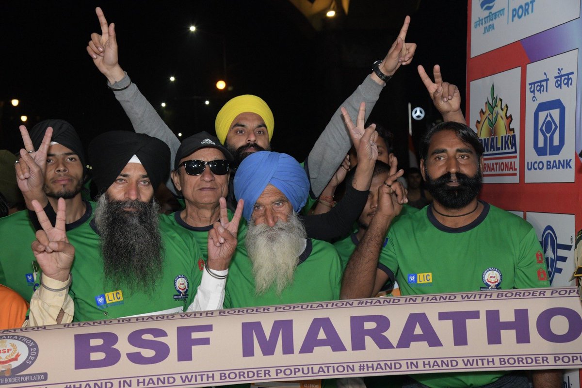 NamankumarNd's tweet photo. Runners from all walks of life joined hands to celebrate fitness and unity in the Bordermen Marathon-2025.

#BSFMarathon #FitIndia #AttariAwaits #AmritsarMarathon #HandInHandWithBorderPopulation https://t.co/z3dq6AyOXB