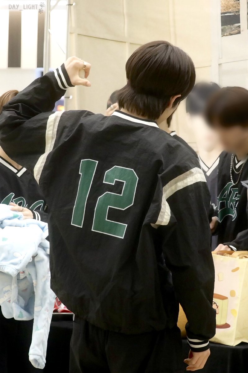 250222 공개 팬싸

한(☝🏻) 이(✌🏻)

#ARrC #아크
#CHOIHAN #최한