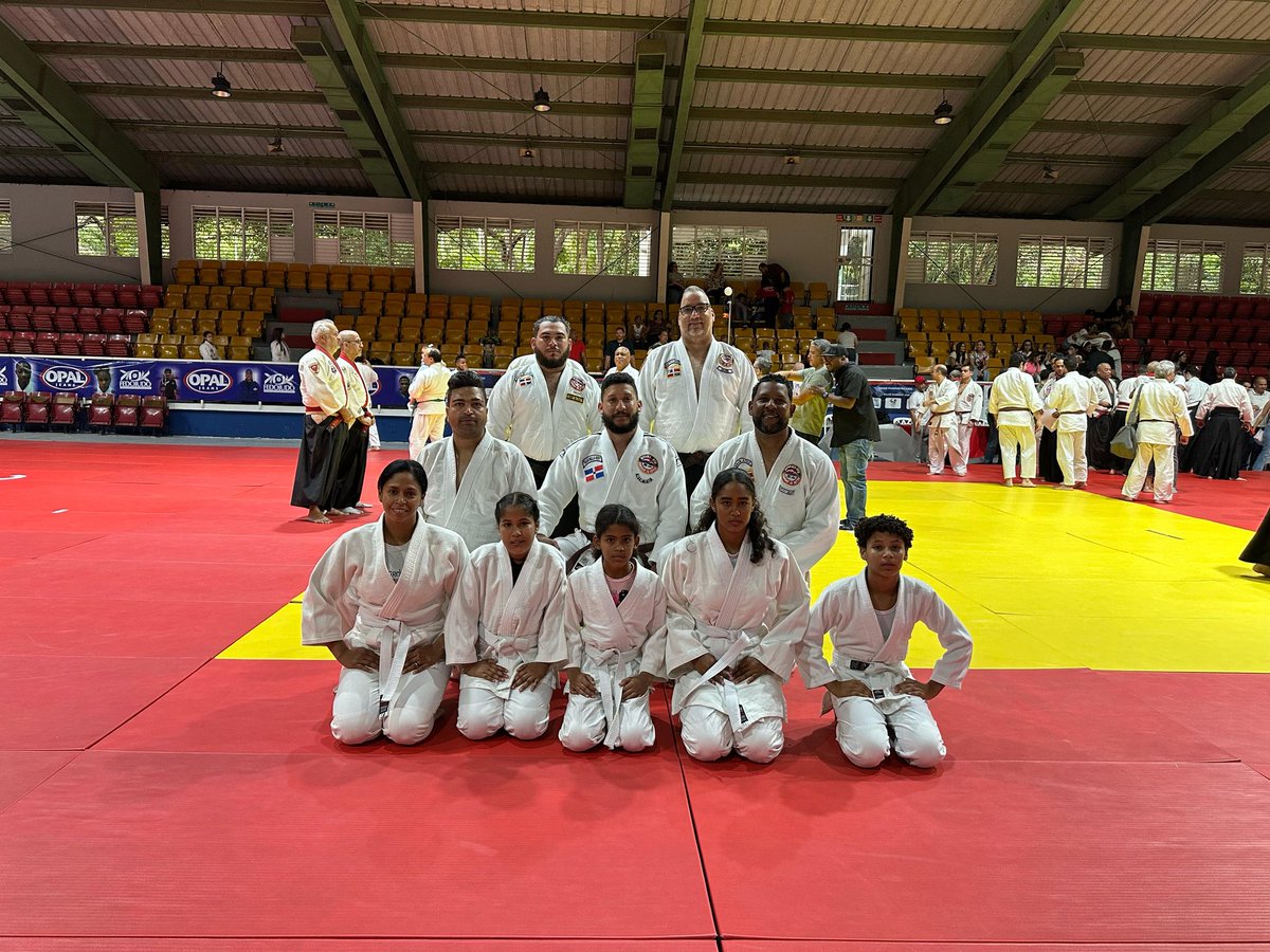 dojoazua's tweet photo. Celebrando el aniversario 40 del Dojo Bella Vista de Miyama Ryu Ju-jutsu. 

#OSU #MiyamaRyuJujutsu  #MiyamaRyu #Combat #MartialArts  #BushidoCode  #SiNoDueleNoEsMiyamaRyu https://t.co/NInHSFlDvI