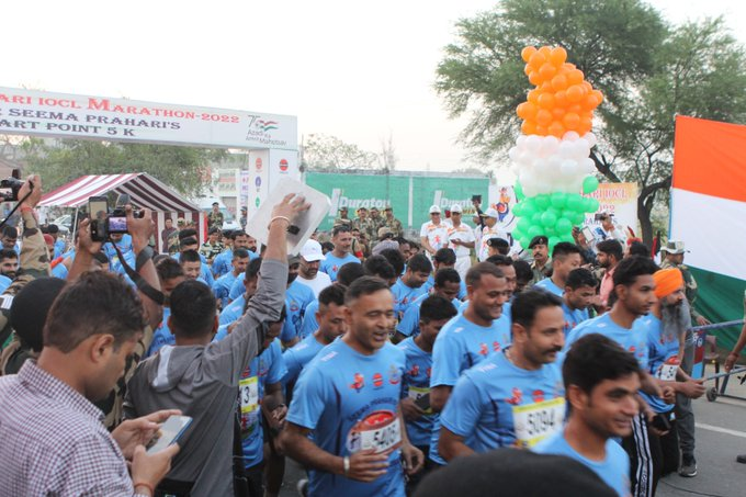 NamankumarNd's tweet photo. "The Bordermen Marathon-2025 was a resounding success! Congratulations to BSF on promoting nation-building, fitness, and community engagement.   

#BSFMarathon #HandInHandWithBorderPopulation #FitIndia #AttariAwaits #AmritsarMarathon https://t.co/KwTnSErY2d