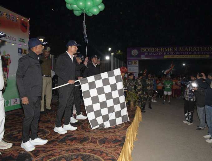 NamankumarNd's tweet photo. A marathon of purpose, a race for unity! BSF India's commitment to border communities was on full display today #BSFMarathon #AmritsarMarathon #FitIndia #AtariAwaits #HandInHandWithBorderPopulation https://t.co/XdKswU17yO