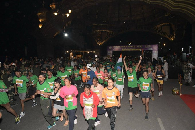 NamankumarNd's tweet photo. BSF’s Bordermen Marathon-2025 reflected the importance of fitness, unity, and commitment to the nation.  #BSFMarathon #HandInHandWithBorderPopulation #FitIndia #AttariAwaits #AmritsarMarathon https://t.co/t3tLmiVA8I