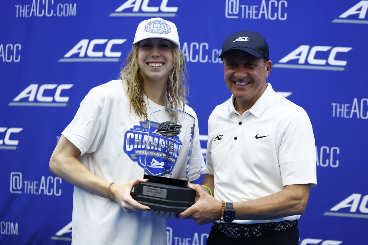 UVASwimDive's tweet image. 👑 𝗔𝗖𝗖 𝗠𝗢𝗦𝗧 𝗩𝗔𝗟𝗨𝗔𝗕𝗟𝗘 𝗦𝗪𝗜𝗠𝗠𝗘𝗥 👑
