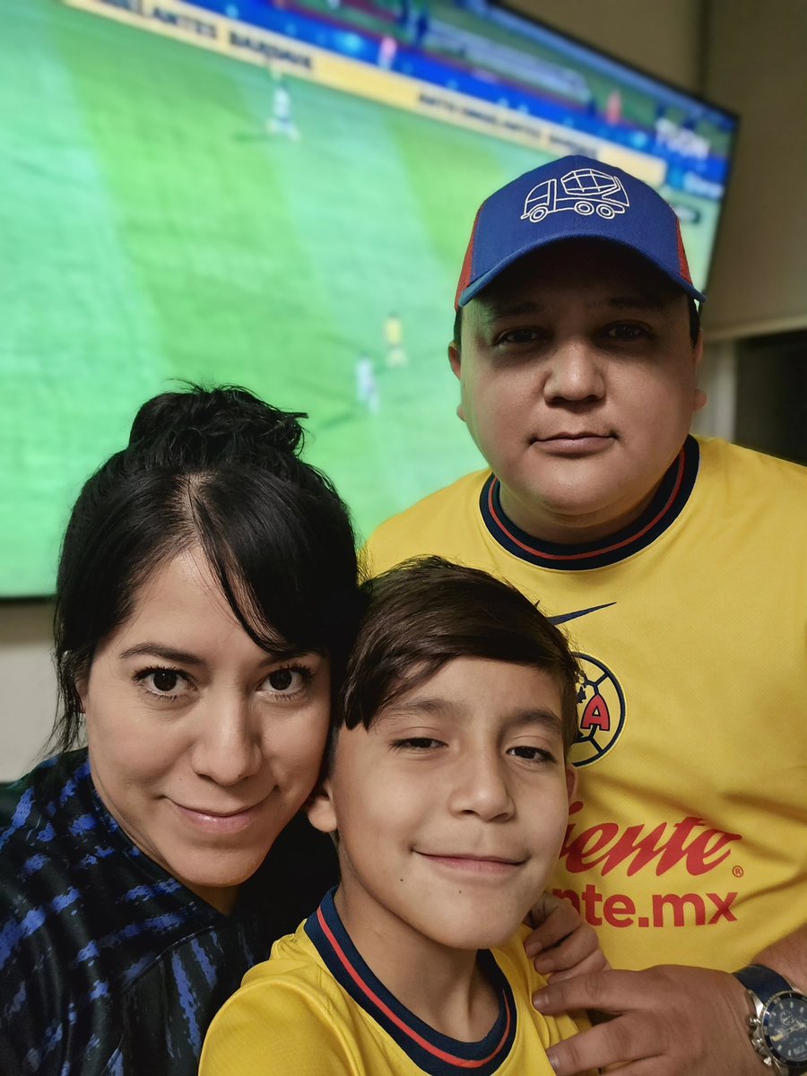 jlslugo's tweet photo. Hoy gana el TriCampeo, disfrutándolo en la mejor transmisión @TUDNMEX #MegaFutbol https://t.co/StibLSs3K1