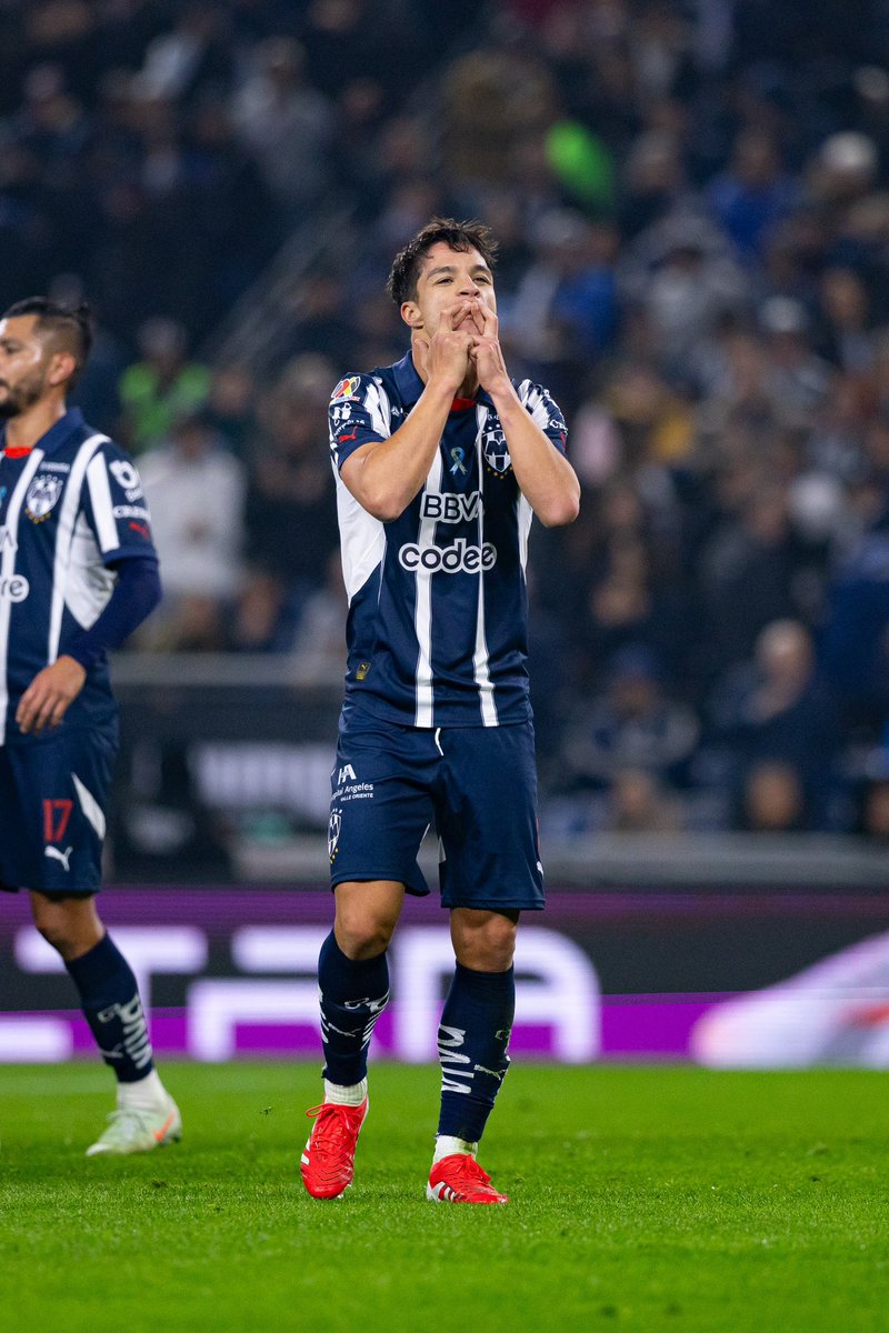 olitorres10's tweet image. Mi familia en la grada.
Gol y victoria del equipo.
Alegría.
💙
