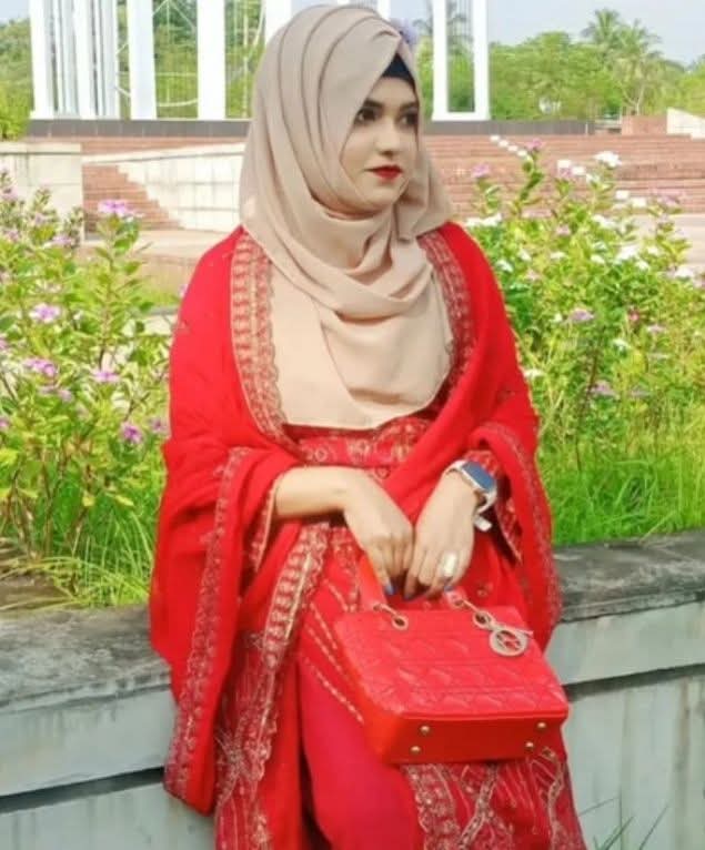 #Assalamualaikum________❣️
कभी आंसू कभी सजदा कभी हाथों का उठ जाना

ख्वाहिश गर अधूरी हो, रब कितना याद आता है।😍