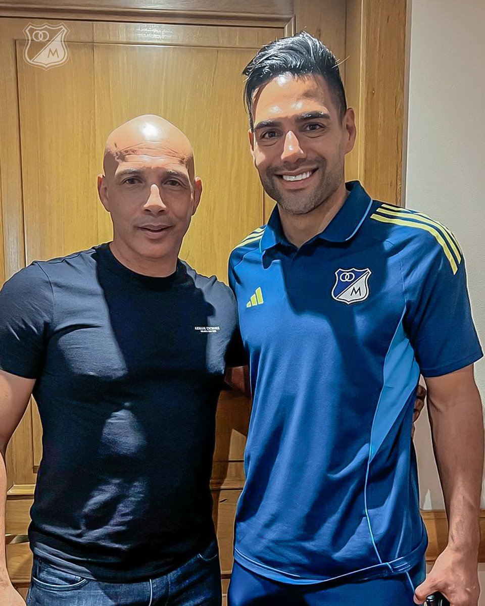 ¡Tremenda visita! 🤩💙🔥 <a href="/Mayer10oficial/">Mayer Candelo</a> 

Ⓜ️ Máyer Candelo estuvo en nuestra concentración y compartió fotos e historias con el equipo.

¡Un gusto verte mago! 🙌🪄✨⚽️ #MarAzul