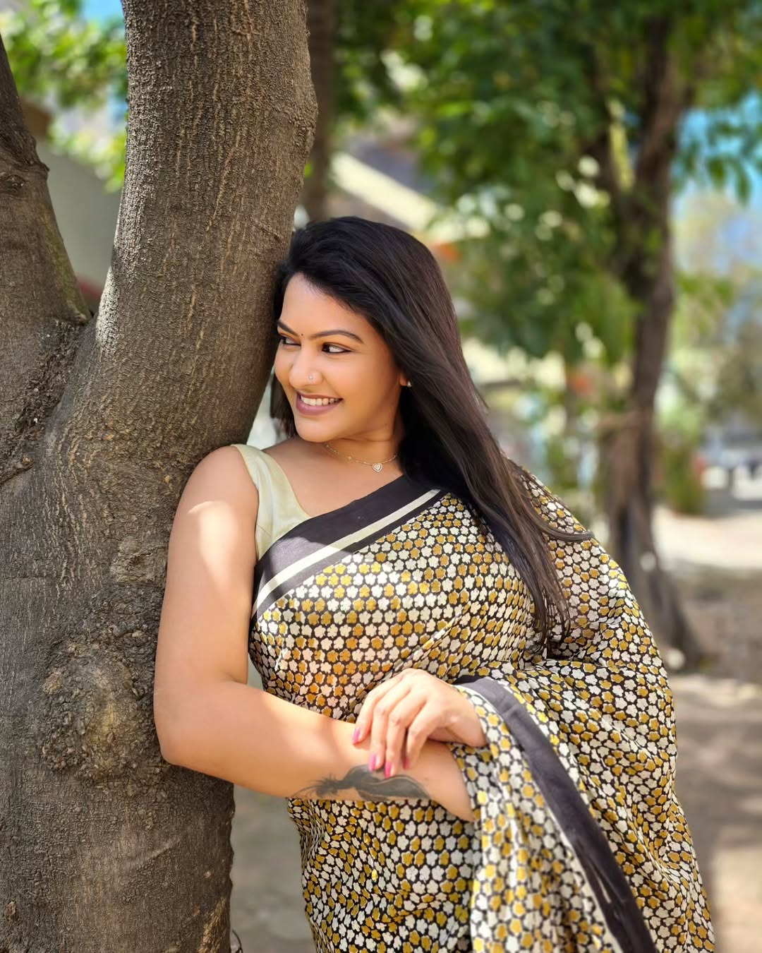Image Rachitha Mahalakshmi | iiQ8 Tamil TV Actress #Rachitha