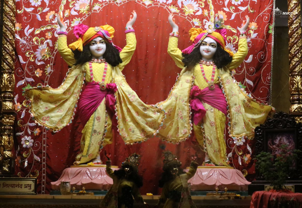 ISKCONPune's tweet photo. 🌷Mangal Arati Darshan🌷🗓23/02/2025🙏🚩@ISKCONNVCCPune🚩
.
.
#ISKCONNVCC #ISKCONPune #ISKCONNVCCPune #ISKCON
#23rdfebruary #23rdfebruary2025 #Friday
#Harinaamsankirtan #Radheshyamdas #Radheradhe
#Sankirtan #Kirtan #Vrindavan #Mayapur #Prabhupada
#GVE #GovardhanEcoVillage #Radha https://t.co/H1dEfxBvYz