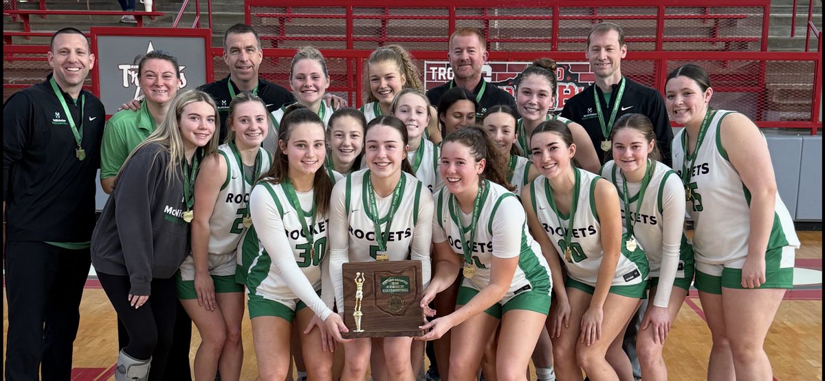 RJStrange2424's tweet photo. 🏀🚀🏀District Champs🏀🚀🏀 https://t.co/T0lPm351xc