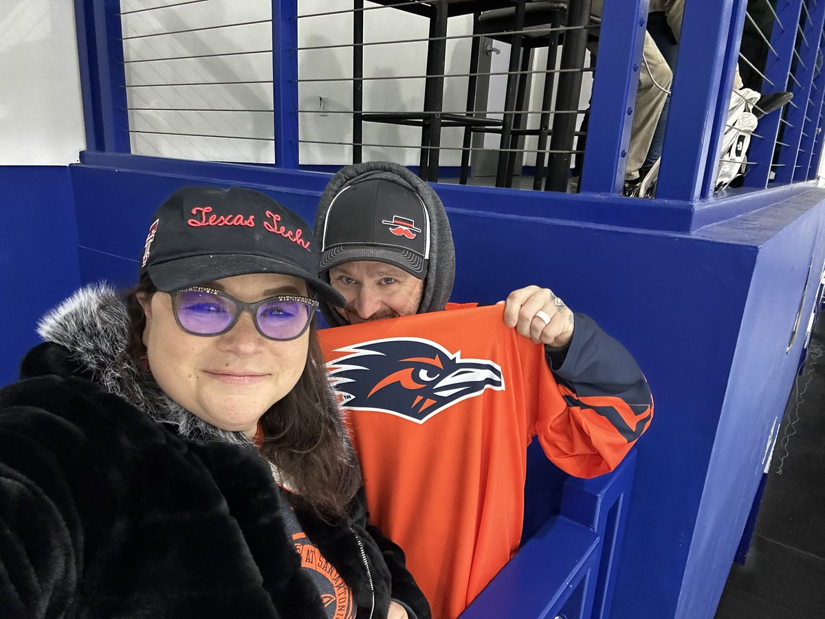A little double support #birdsup #wreckem <a href="/birdsuphockey/">UTSA Hockey</a> <a href="/TexasTechHockey/">Texas Tech Hockey</a>