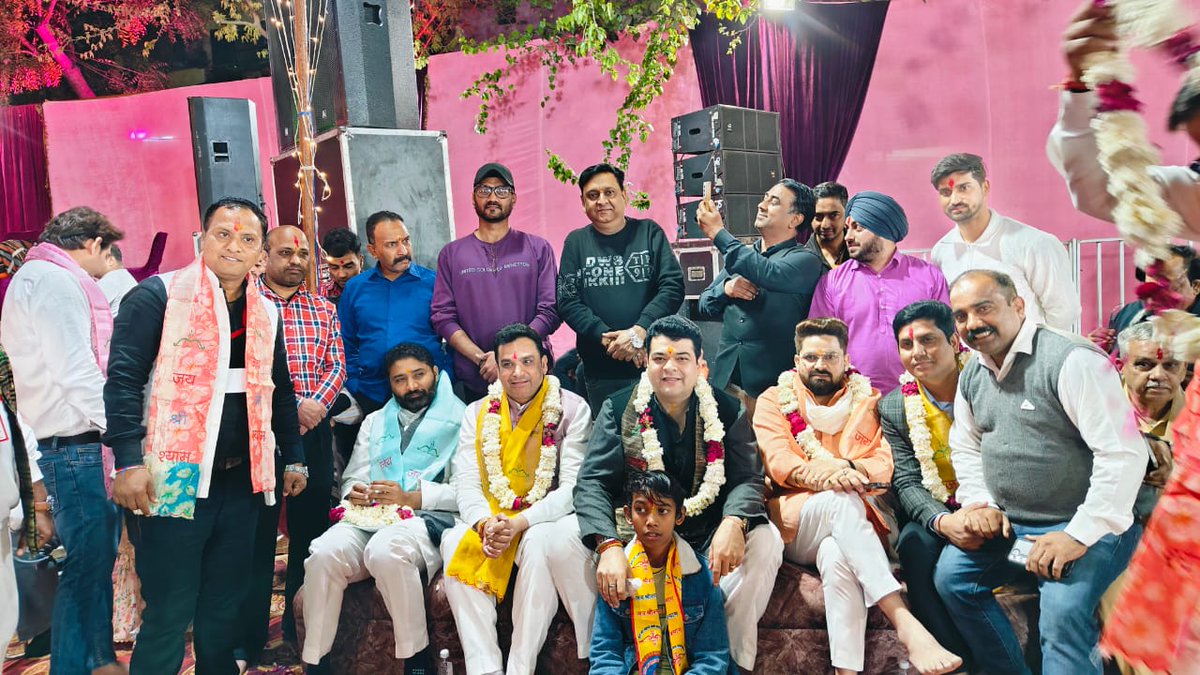 PraveshRatnAPP's tweet photo. कल रात्रि में न्यू रंजीत नगर में तृतीय खाटू श्याम जी महोत्सव में दिल्ली के मेयर महेश कुमार खींची जी और विधायक विशेष रवि जी के साथ सम्मलित हुआ । https://t.co/OKzaHUPcPg
