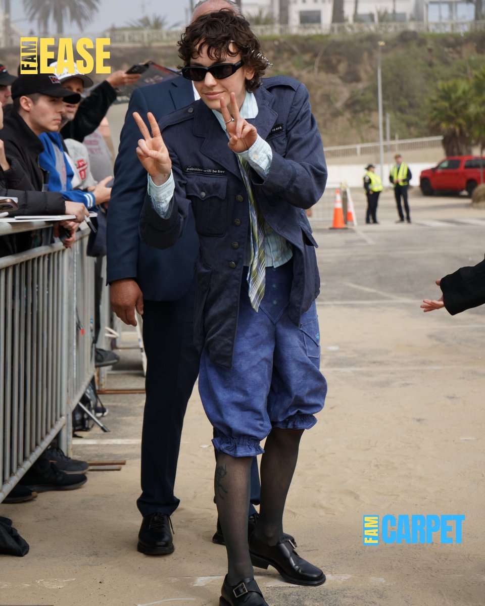 Fameasemedia's tweet photo. Jack Haven greets fans with a smile and shares uplifting words at the #SpiritAwards ✨🙌 #JackHaven #IndieFilm #RedCarpetMagic #FilmIndependent #AwardSeason https://t.co/LQhZjI5PfC