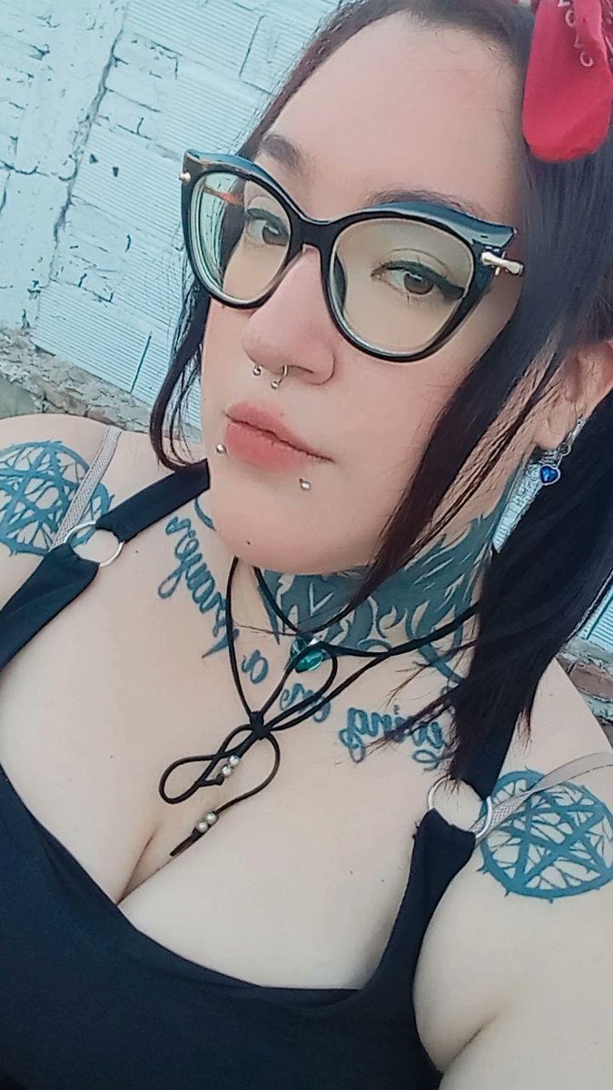 blue_demonn_'s tweet photo. Me aburro 🥺 ¿Alguien quiere hablar? https://t.co/WDmrhGIAlD