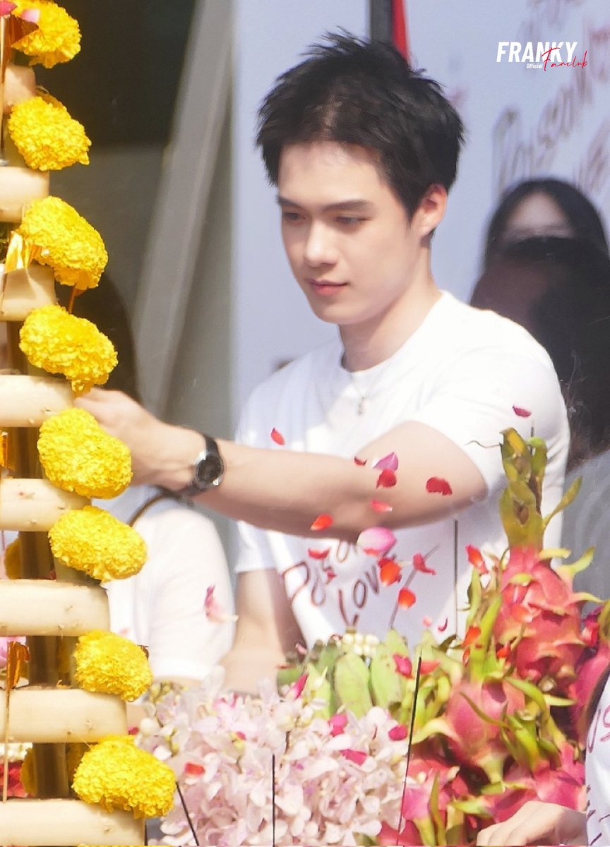 franky_fanclub's tweet photo. "แฟรงกี้ วีรภัฎ" ร่วมงานบวงสรวงซีรีส์ "พิษรัก  POISONOUS LOVE" 🥀

WORSHIP POISONOUS LOVE 
#Franky_weerapat #แฟรงกี้วีรภัฎ 
#บวงสรวงพิษรัก #พิษรัก #PoisonousLoveTheSeries
#NorthStarEntertainment 
@Franky_weerapat https://t.co/OuG0TchXN3