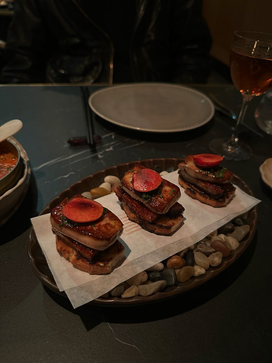 cuteasssxymf's tweet photo. Bday dinner at 53nyc with the BESTIEE #birthday #yum #iloveeating https://t.co/3XiljAmy7y