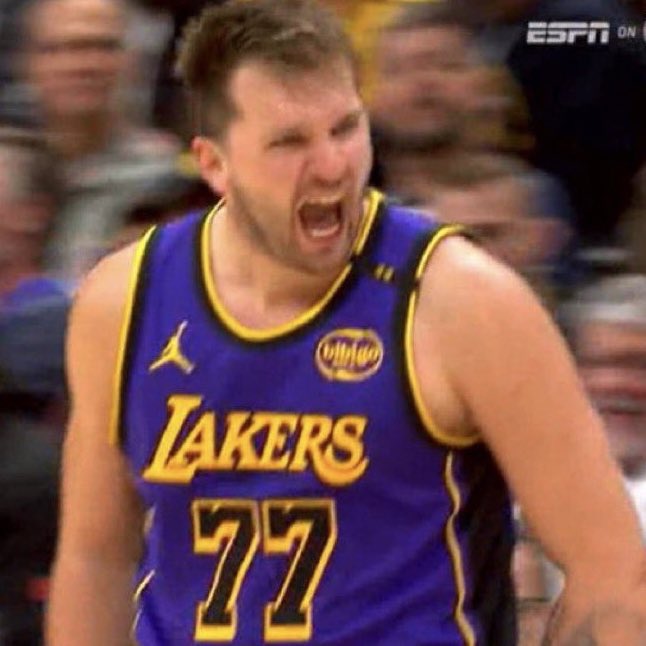 Lakers_World_Fr's tweet photo. 🪄 LUKA DONCIC vs DENVER :

30 MINUTES 
32 POINTS 
10 REBONDS 
7 PASSES DÉCISIVES 
4 INTERCEPTIONS 
4 SHOOTS DU PARKING 
+20

IL EST FOU 🤩🤩🤩🤩🤩🤩 https://t.co/qyzkAcr07O