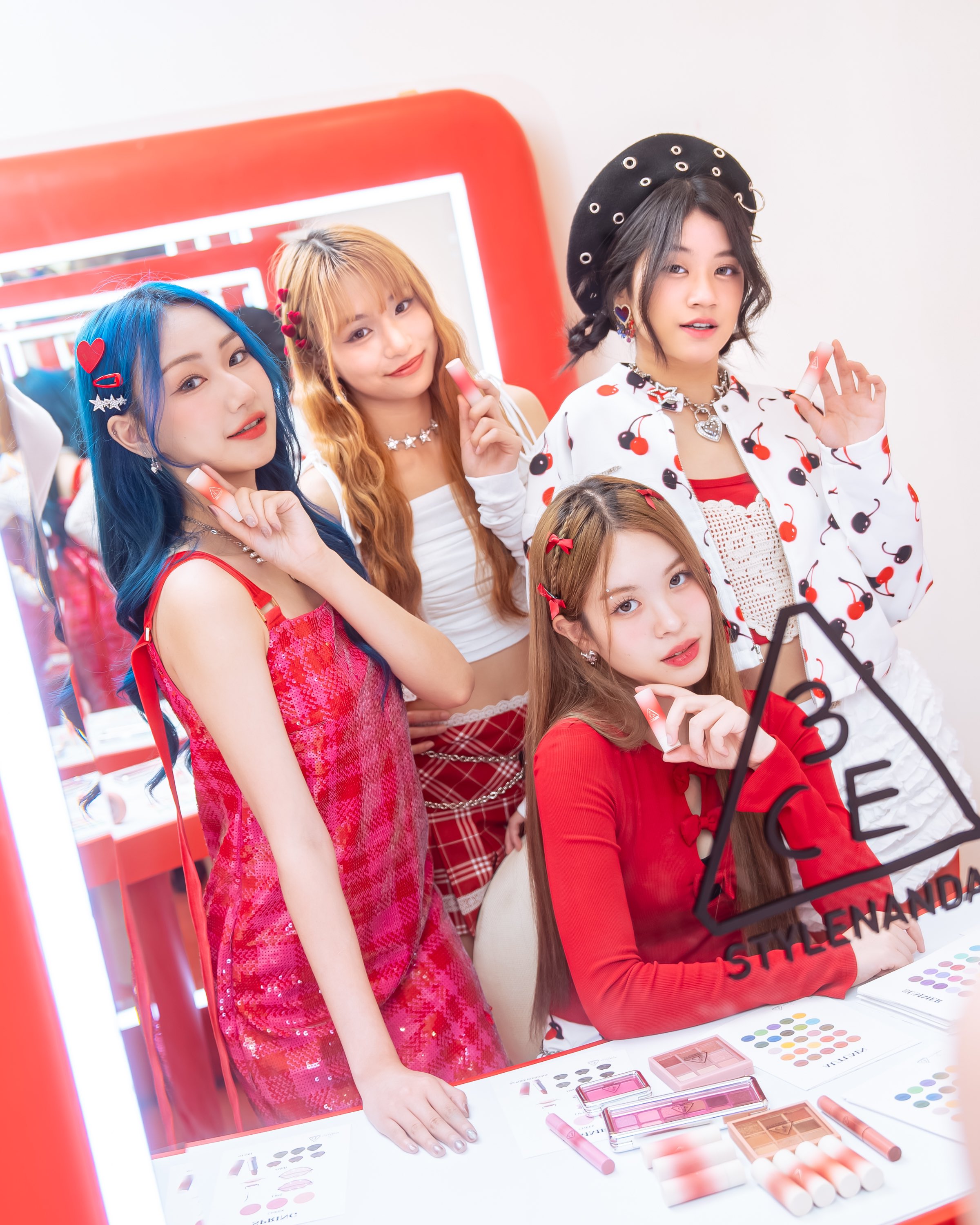 GkccTbqb0AAmwr8?format=jpg&name=4096x4096