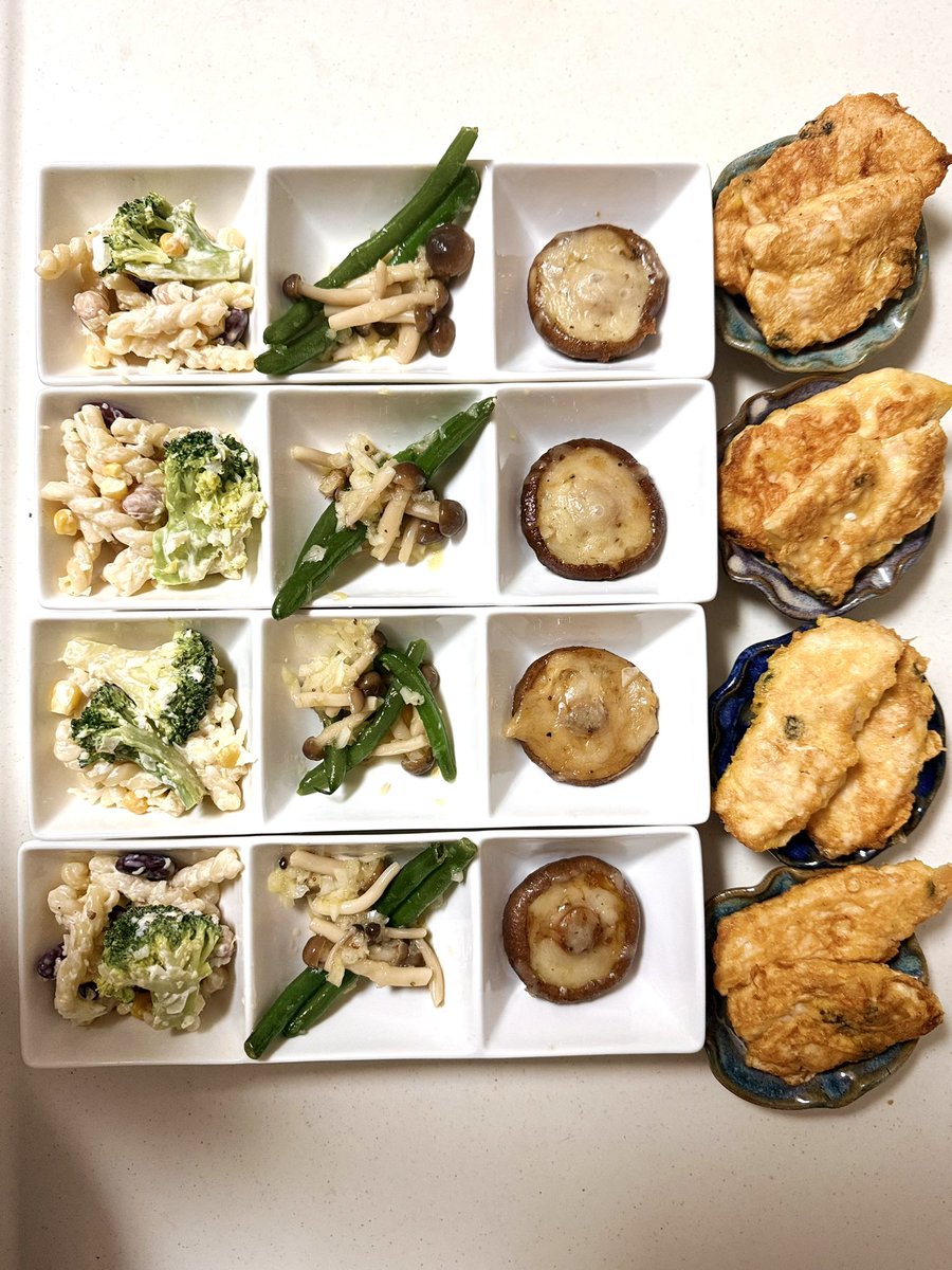 tomoyako's tweet photo. 今日は「鶏肉のピカタ」「しめじとさやいんげんのフレンチサラダ」「ひよこ豆サラダ」「しいたけの醤油チーズ焼き」を作ってみました😁  #作り置き  #おうちごはん https://t.co/8jo6BRl9aI