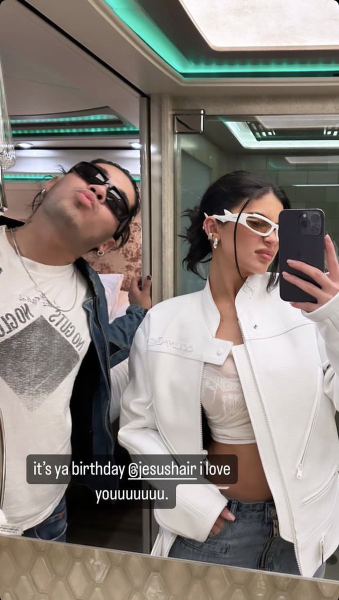 midiaskylie's tweet photo. @_jesushair Você era a melhor amiga de @kyliejenner e @makeupbyariel Que você descanse em paz 🕊️ https://t.co/mWHTmuSqBG