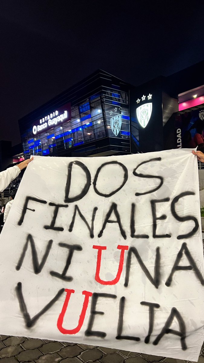 Lor_ito's tweet photo. @LDU_Oficial #LDUQ #dosfinalesniunavuelta #LigadeQuito
#notedaverguenza #liga https://t.co/gCSYji0myQ
