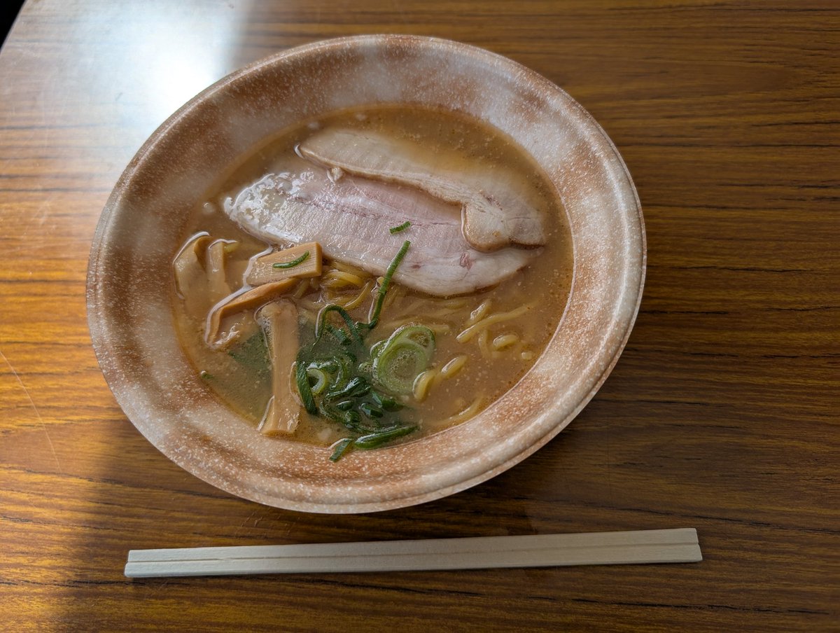 touchian1014's tweet photo. 今日は、富山県入善町で入善ラーメンまつりの会場にいます。😅✌️🚋
交通は、あいの風鉄道利用しています🚋
先ほど、札幌味噌Wチャーシューラーメンいただきました。😋🍜✨♣️ https://t.co/Kq4YB16YPM