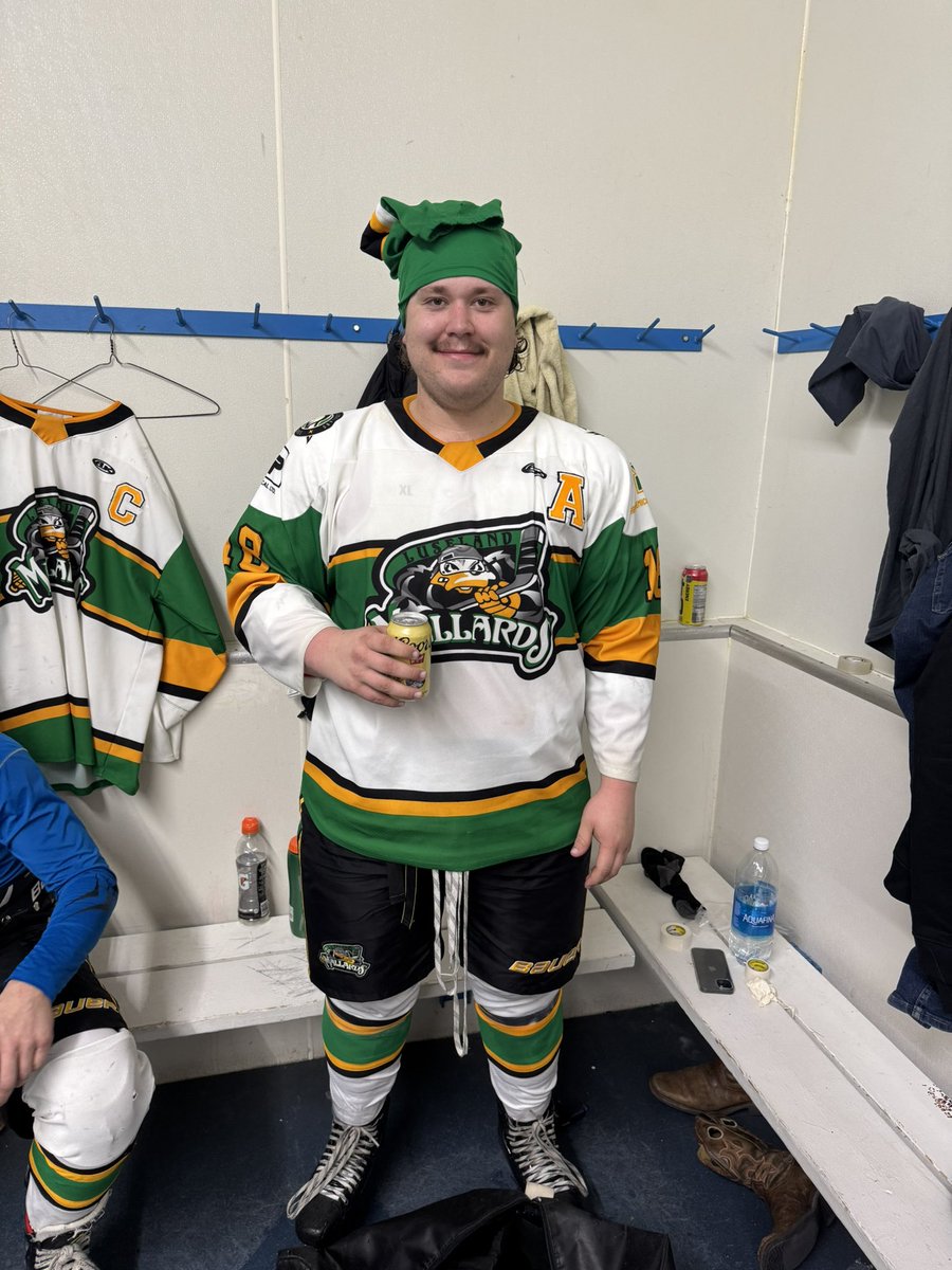 W! 

￼And just like that, the underdogs are off to the ‘ship!!!! 12 hard skaters and a tendy on point. Player of the game with a hatty and an apple - Heintzy18