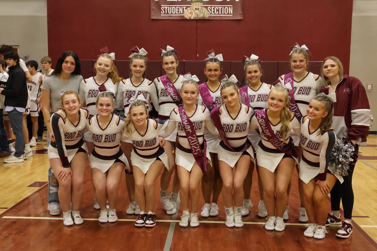 GPhegley's tweet photo. #AllTimeScoringRecord1531 #seniornight #numberonefans #musketeerpride #redbud132 @TheBUDAthletics @sisportswithCD @mrfisherband @HilarySternberg @TrentSternberg @FriessMiki https://t.co/acO4OlHZ2l