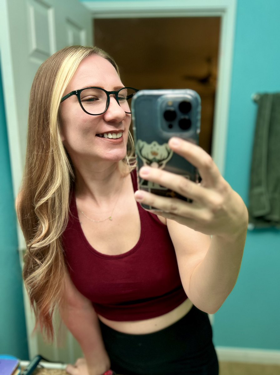 BG3 w/Clam 

Twitch.tv/nikkiduh