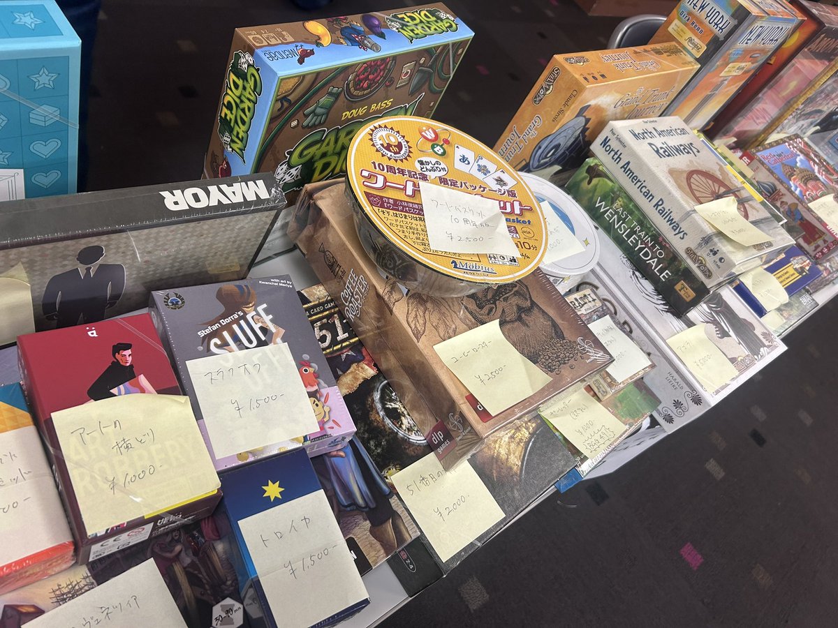u_boadgame's tweet image. 本日（2/23）開催中ですが、怒涛の3時間で、どのブースもすごい勢いで売れてしまいました。
こちらはビフォーの開始前と、アフターの3時間後の写真です。

現在、商品がほとんどないため、入場無料とさせていただいています。

2025年2月23日（日）
「中古ボードゲーム蚤の市　第2回」…