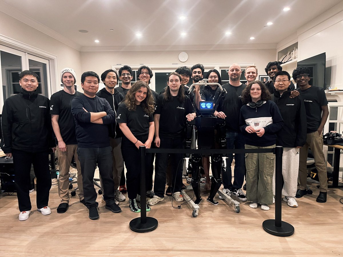 RobStride_com's tweet image. Congratulations to @kscalelabs @benjamin_bolte! what a successful AI day!
Pure AI controlled robot showed today, which was such surprised.
We get one more step to the future.