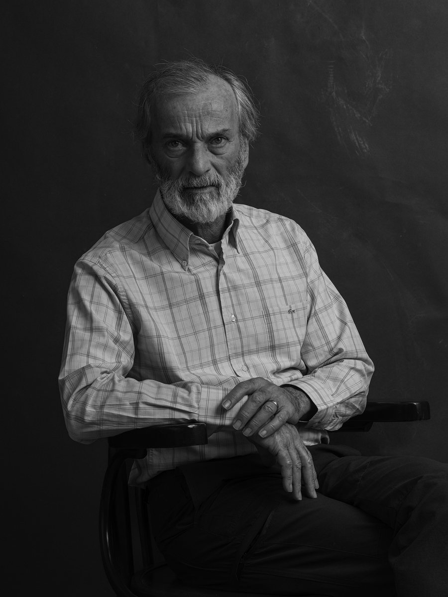 “Fotoğraf Konuşmaları” podcast yayınımın bu haftaki konuğu fotoğrafçı Emin Altan.  Altan’la 2012-2020 yılları arasında çektiği fotoğraflardan oluşan Chaosmos ve Chernobyl kitaplarını,  İstanbul’u  konuştuk. Spotify ve tüm podcast platformlarında .
link: bit.ly/3EP1470