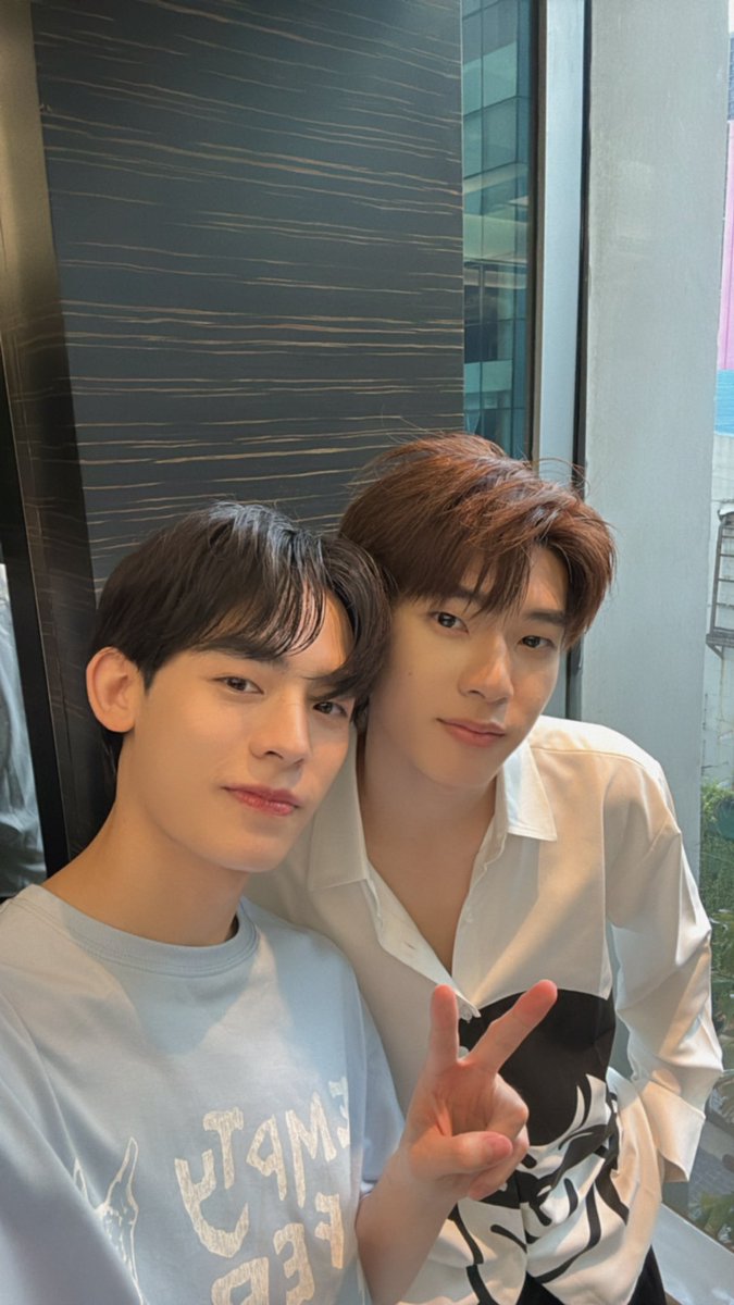 porsuppakarn's tweet photo. ขอบคุณสำหรับวันนี้นะครับทุกคนน เป็นวันที่ดีมากๆเลย ได้รับพลังบวกเยอะมากๆ มี surprise project ด้วย🥺 ขอบคุณมากน้าค้าบ ไว้มาเจอกันใหม่นะคับบ🤍🫶🏻

HAVE A CUTE DAY WITH POR2TEE
#BuddyBestiesxPorTee https://t.co/zZ6fDwbL6U