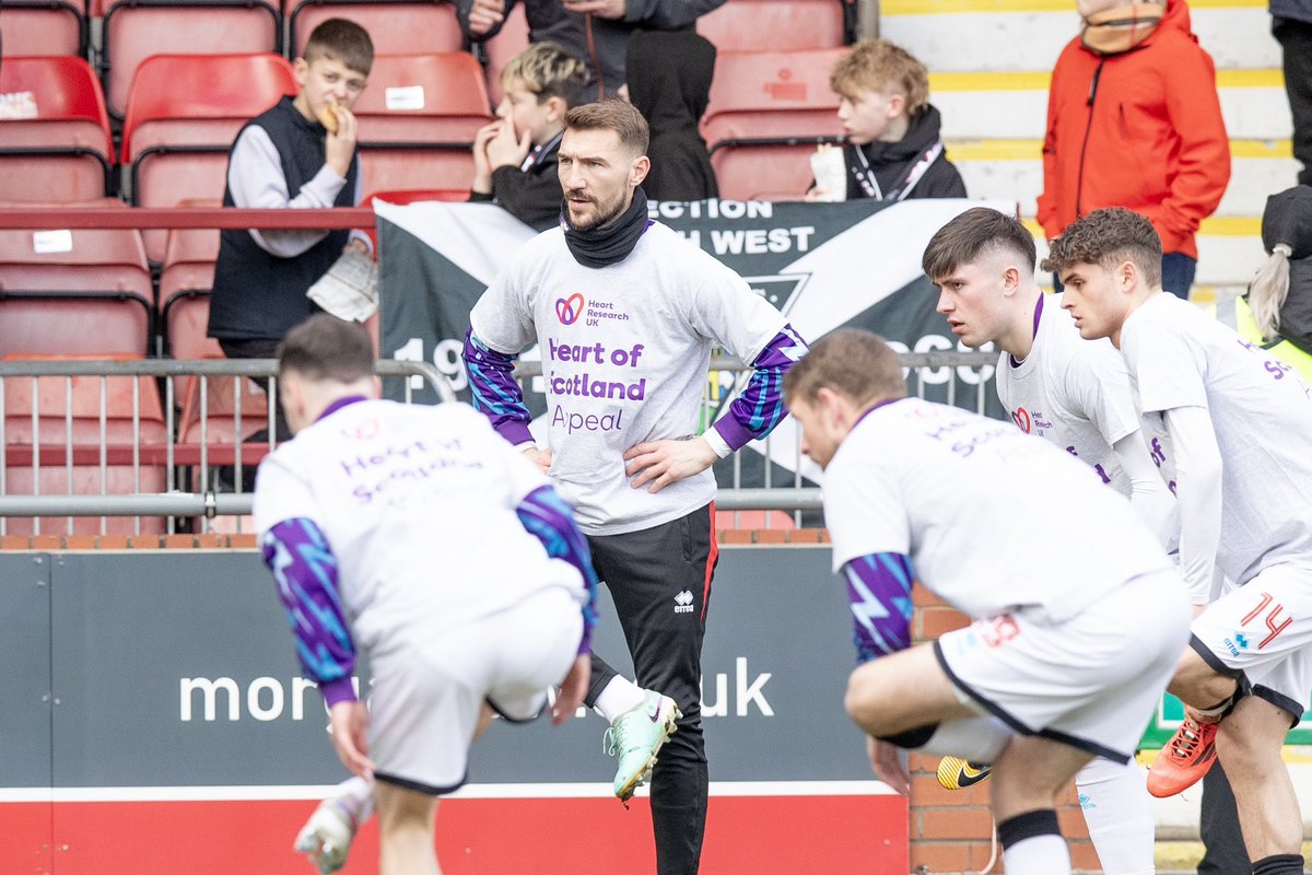 potter_craig's tweet photo. Thanks to the players too for showing support and helping raise awareness 👏🏻🙌🏻🏴󠁧󠁢󠁳󠁣󠁴󠁿❤️ @heartresearchuk #teamtheresa https://t.co/LQp247JwuN