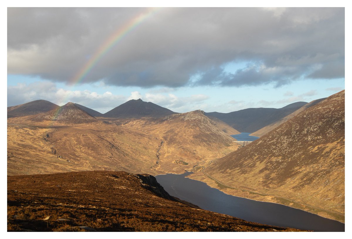 TheDarkPixel2's tweet photo. Also grabbed this shot of a gorgeous rainbow arching over The Mournes. Was only viable for about 30secs! Amazing views yesterday! https://t.co/uZLSkbQ6VT